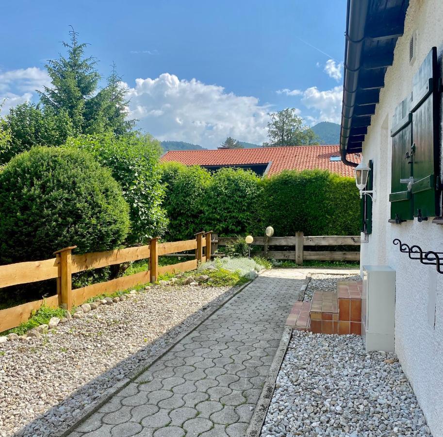 Ferienhaus Ruhige Oase In Bester Lage Am Tegernsee, Ideal Für Urlaub Und Arbeit